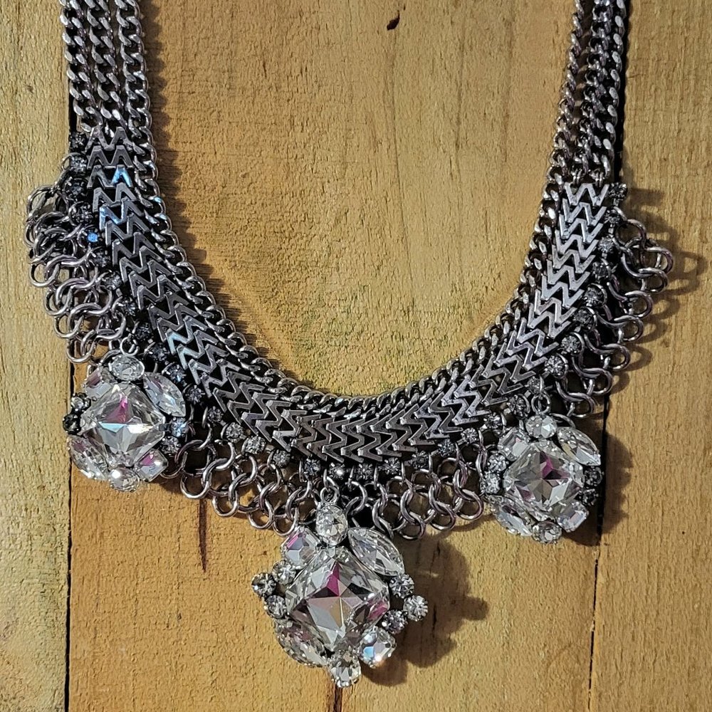 Beautiful Large silver and Crystal/rhinestone necklace - Picture 4 of 4